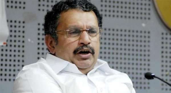 k muraleedharan, pinarai vijayan